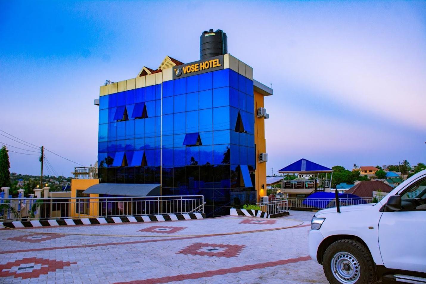 Vose Hotel & Spa Дар ес Саалам Екстериор снимка